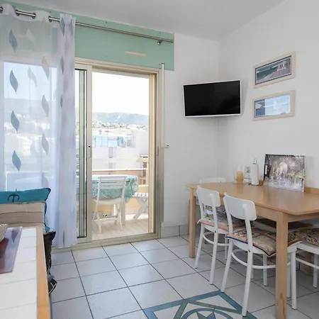Διαμέρισμα T2 Pour 4 Pers Avec Balcon Et Parking - Fr-1-803-1 Le Lavandou