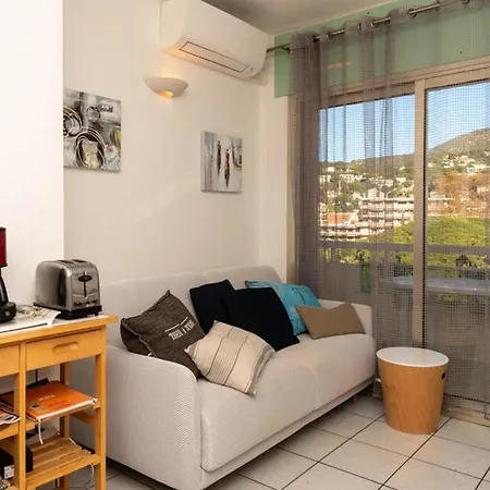 T2 Pour 4 Pers Avec Balcon Et Parking Apartment
